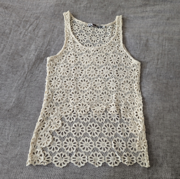 Betty Tops - Betty Embroidered Crochet High-Low Tank Top Cream Size S